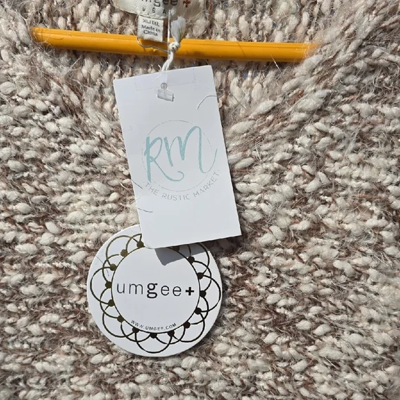 Umgee Cream and Beige Speckled Knit Fringe Tunic - Picture 4 of 6